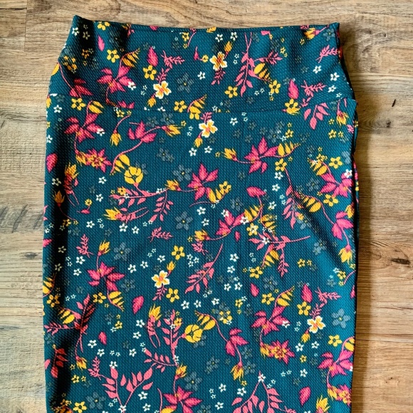 Lularoe Pencil Skirt Size Small - Picture 1 of 5